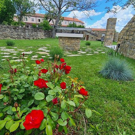 Hisa Kapis With Hot Tube Apartamento Koper Exterior foto