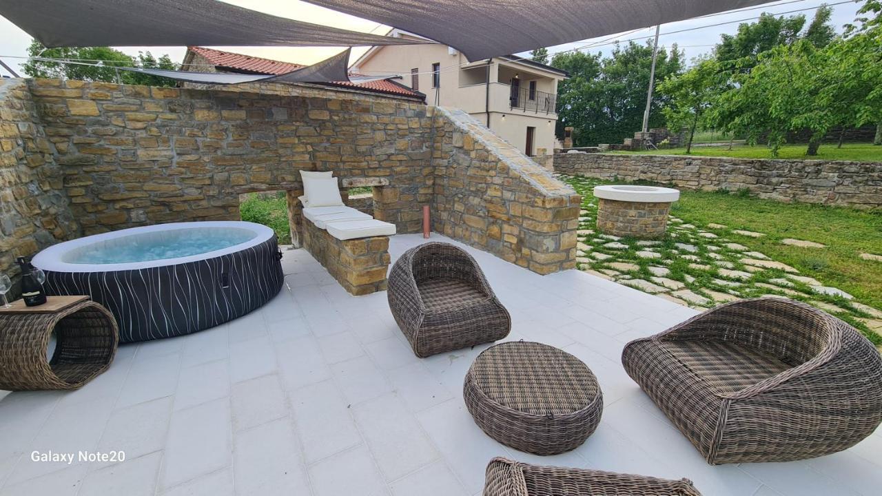 Hisa Kapis With Hot Tube Apartamento Koper Exterior foto