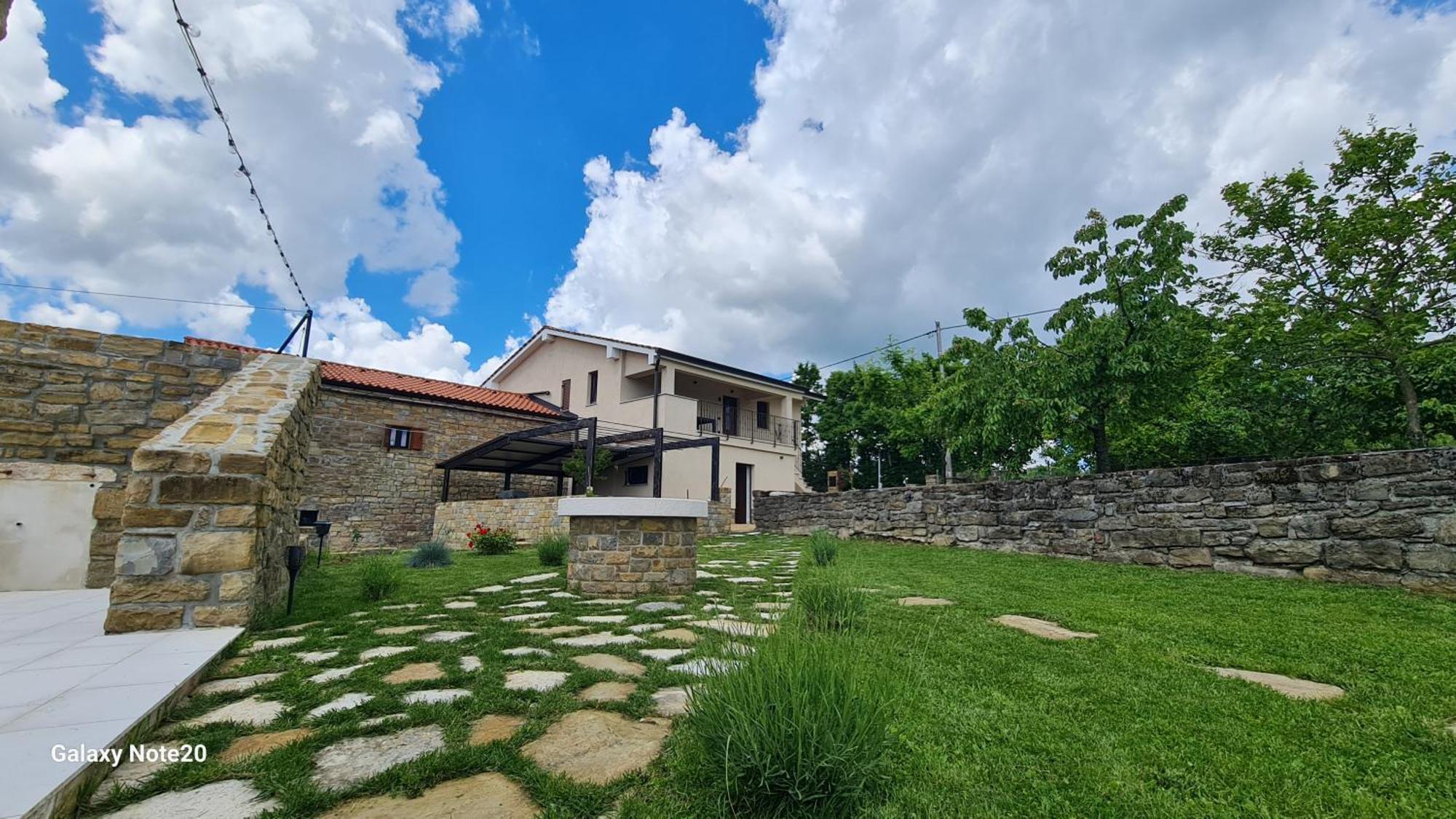 Hisa Kapis With Hot Tube Apartamento Koper Exterior foto
